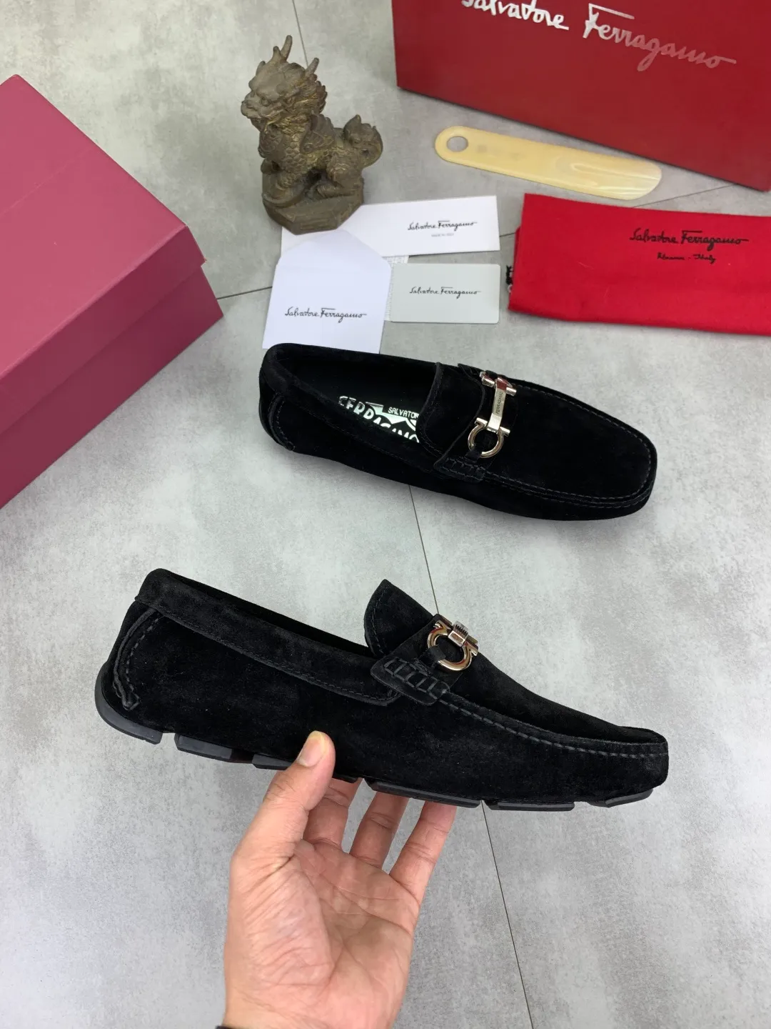 Men's shoes 💰P542 New model, high quality [Ferragamo/Ferragamo] Latest lazy slip-on shoes Original imported calfskin, imported cowhide lining + original luxury metal buckle + original combination outsole Comparison without pressure Code number: 38-45